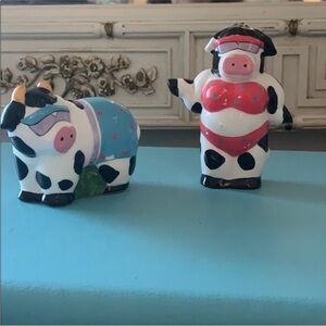 RUSS VINTAGE COW SALT AND PEPPER SHAKERS